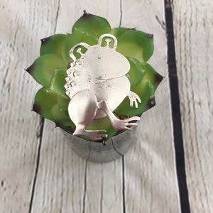 Vintage Silver Frog Brooch